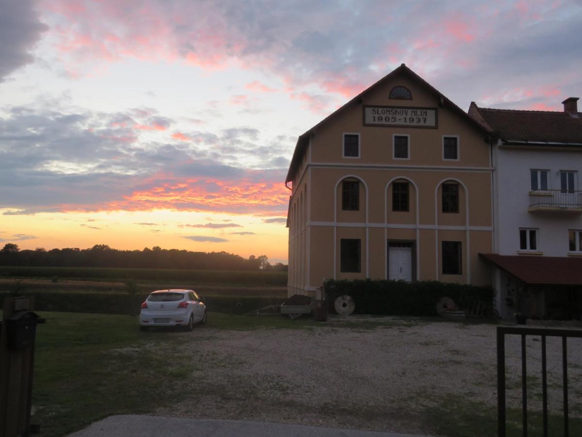 Mill House Apartment And Camping Лютомер Екстериор снимка