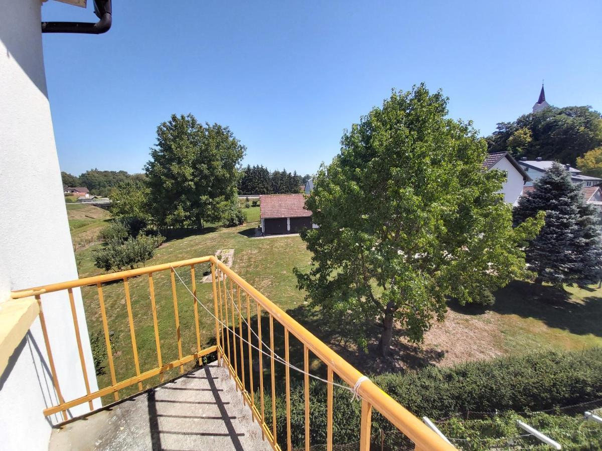 Mill House Apartment And Camping Лютомер Екстериор снимка