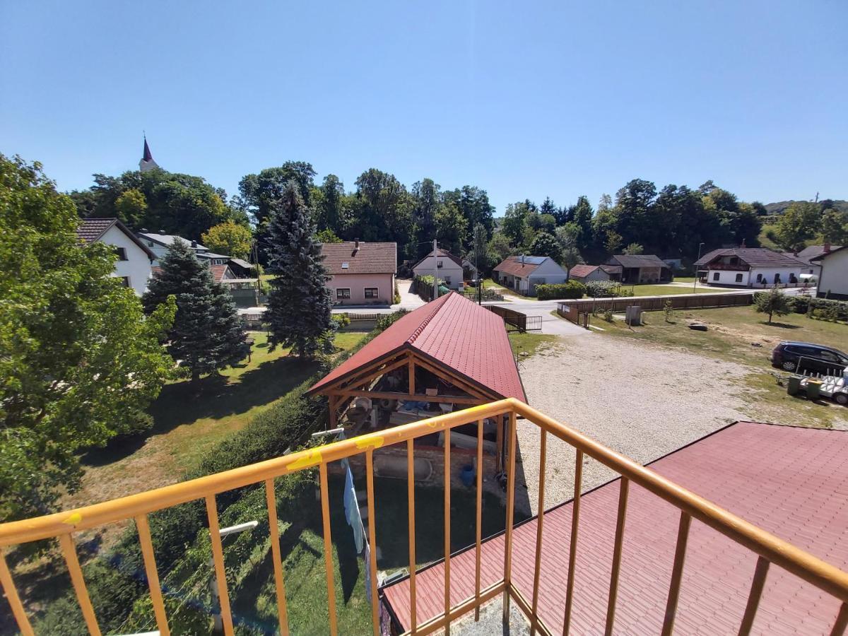 Mill House Apartment And Camping Лютомер Екстериор снимка