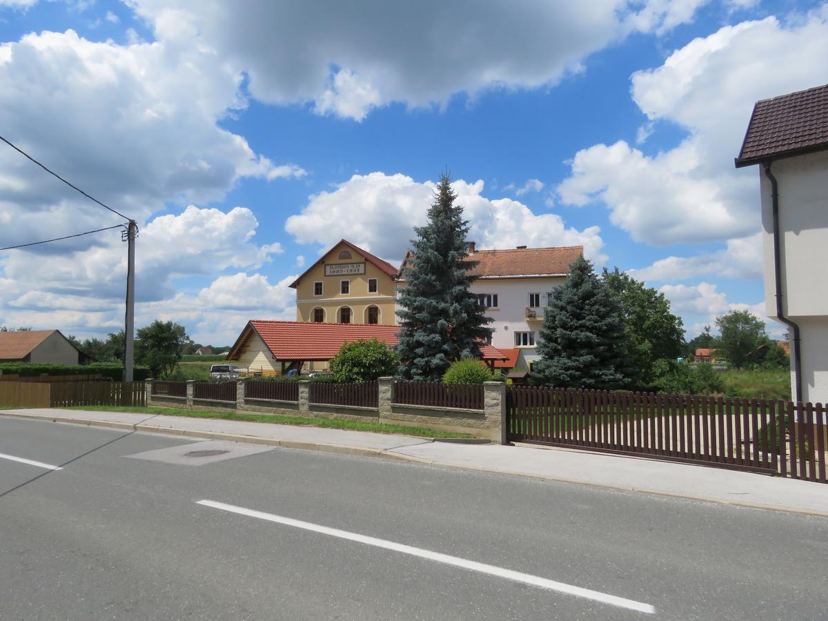 Mill House Apartment And Camping Лютомер Екстериор снимка