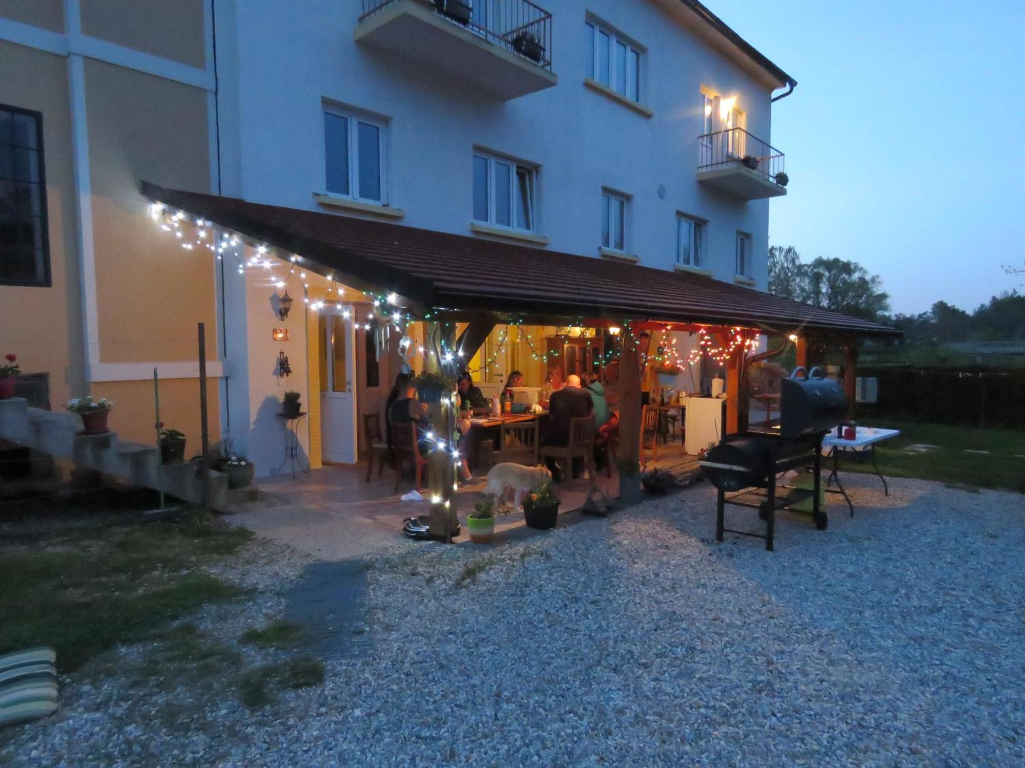 Mill House Apartment And Camping Лютомер Екстериор снимка